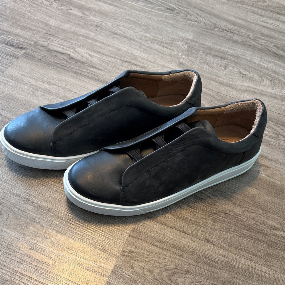 POELMAN Men's Black Leather sneakers . NEW